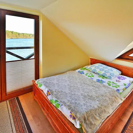 בית נופש House By The With A Fireplace *