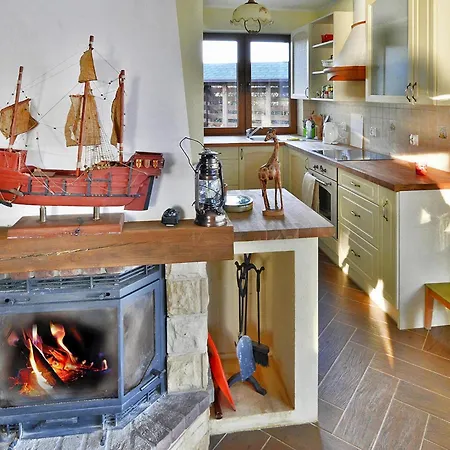 House By The With A Fireplace *